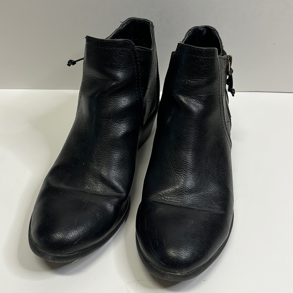 Charlotte Russe Boots Women's Size 8 Faux Leather Black Ankle Zip Booties